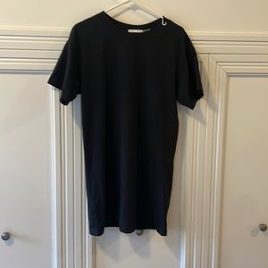 Alice & Olivia size medium t shirt dress black